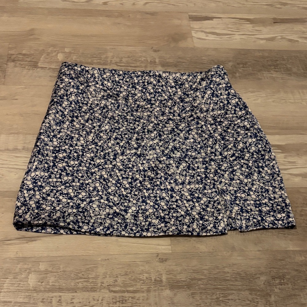 Zara Blue and White Floral Mini Skirt